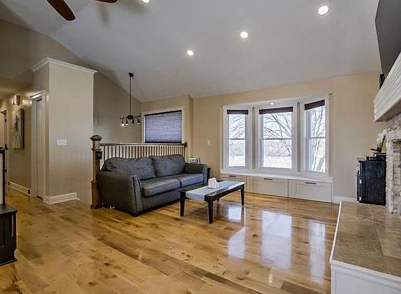 5th image of 8017 N Congress Ave