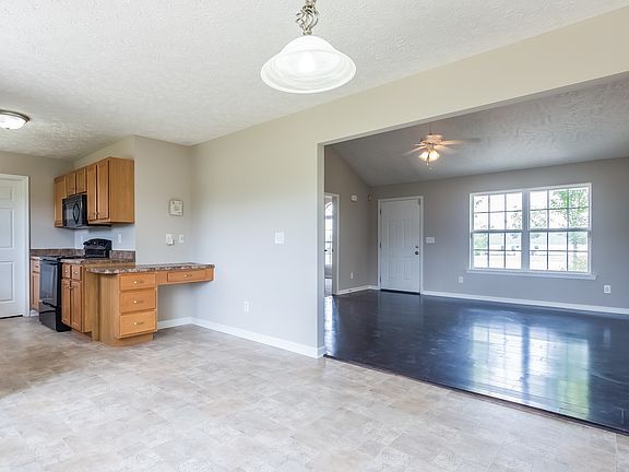 3rd image of 117 Waldorf Ct