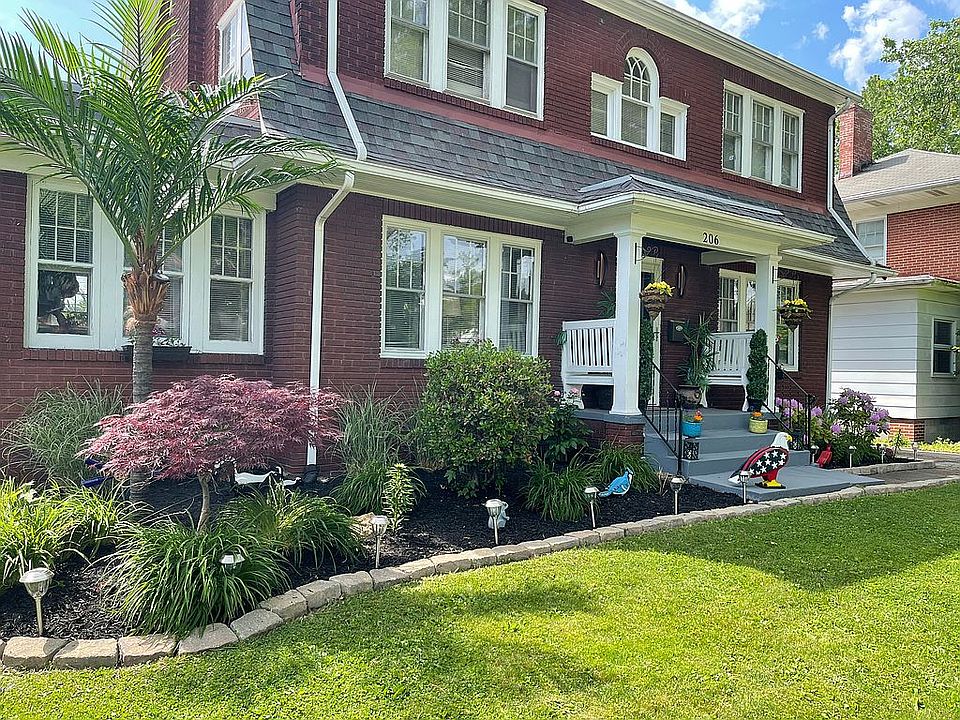 2nd image of 206 Kenilworth Ave SE