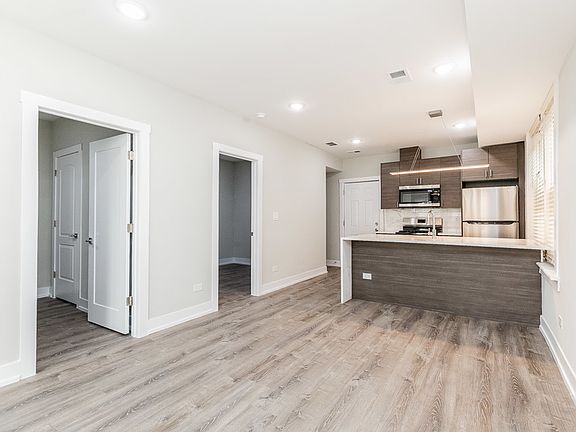 3rd image of 2237 S Sacramento Ave