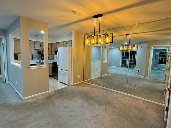 4th image of 1024 Waterford Dr #1024