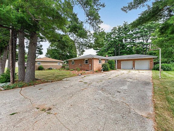 2nd image of 55880 River Shore Ln