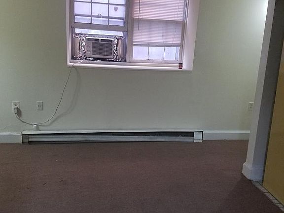 2nd image of 409 W Race St APT 1