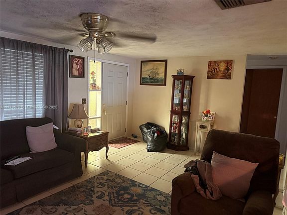 5th image of 125 Ramona Cir