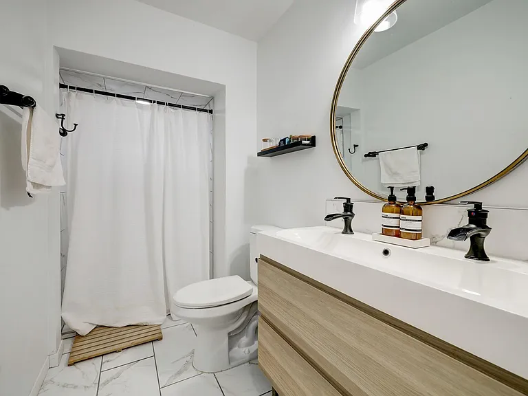 4801 Avenue H — Photo 26