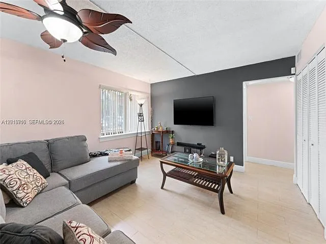 64 Wimbledon Lake Dr — Photo 5