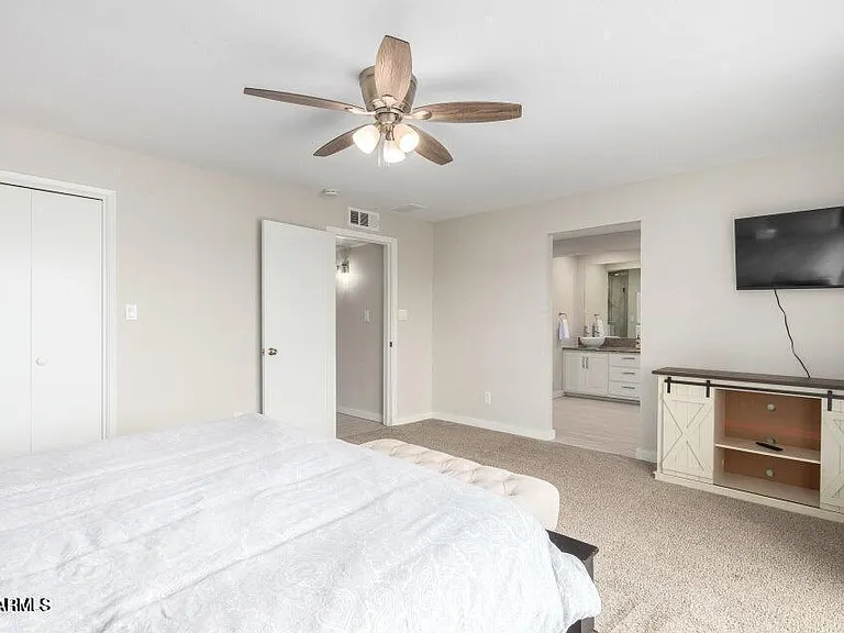 956 Castillo Dr E — Photo 22