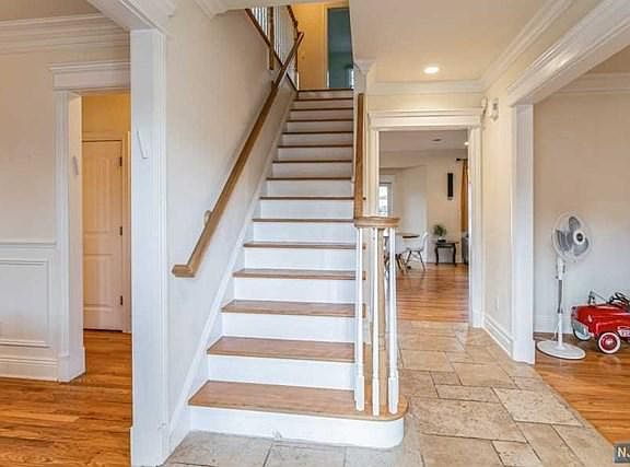 2nd image of 28 Douglas Dr