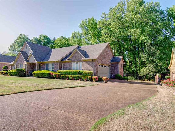 3rd image of 1222 N Lions Gate Dr