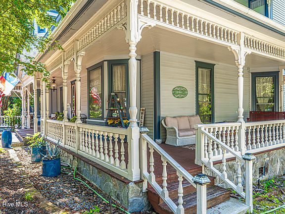 5th image of 301 Mcreynolds Street