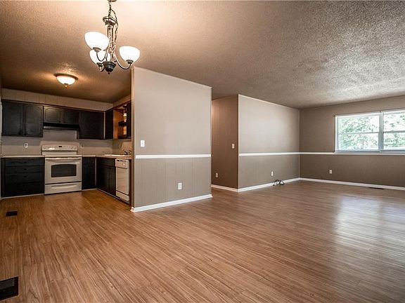 4th image of 16 Evesham Ln