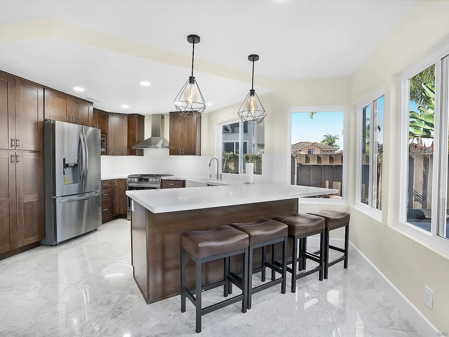 4 bed, 3.0 bath, 1994 sqft, $7,000 — Photo 2