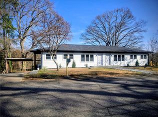 226 Holder St, Pickens, SC 29671