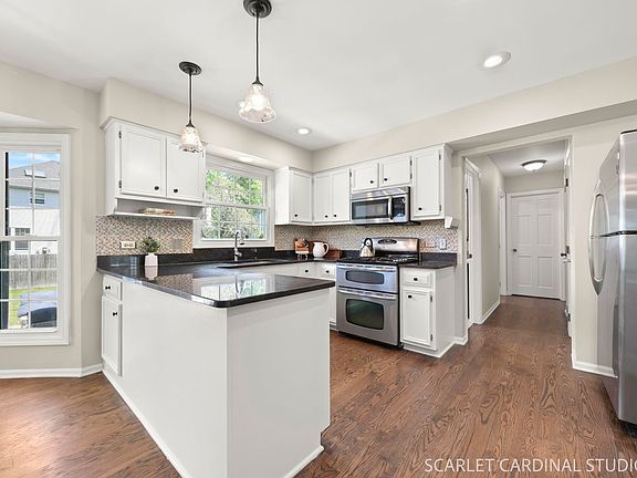 3rd image of 1181 Banyon Ct