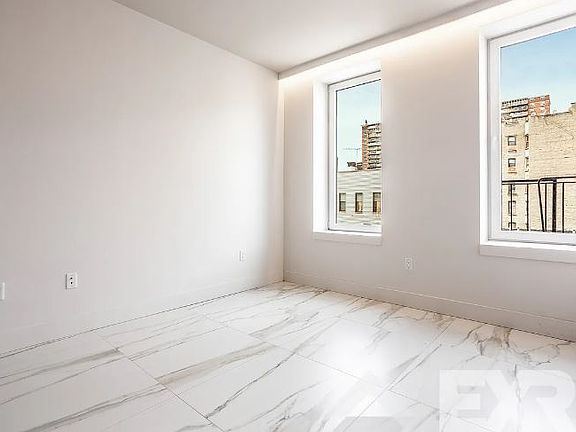 4th image of 130 Graham Ave #2C