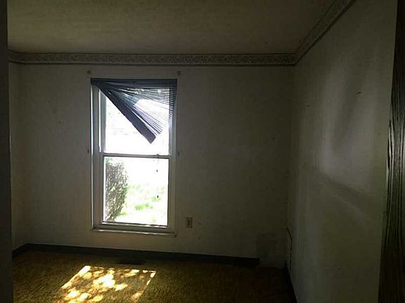 4th image of 171 Eastwood Dr