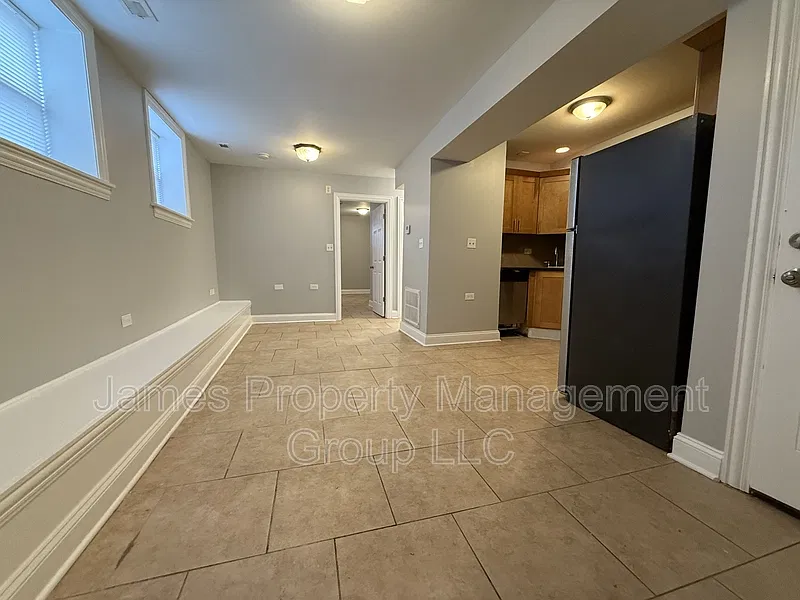 1 bed, 1.0 bath, 900 sqft, $1,300 — Photo 4