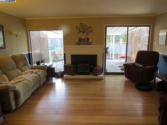 4th image of 610 Tamarack Dr