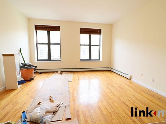 4th image of 140 W 136th St #2