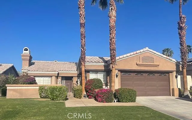 4 bed, 2.5 bath, 2273 sqft, $4,500 — Photo 2