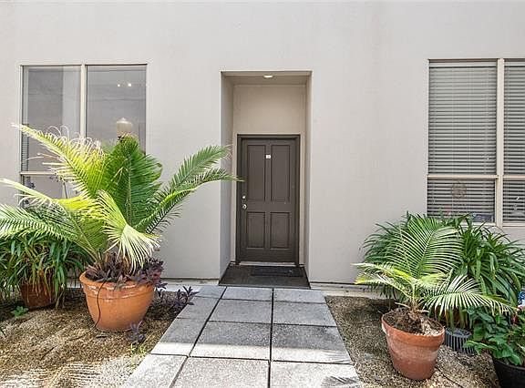 3rd image of 330 Julia St APT 216