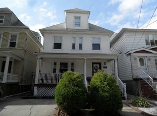 18 E 38th St, Bayonne, NJ 07002