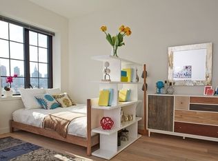 4550 Pearson St APT 5L, Long Island City, NY 11101