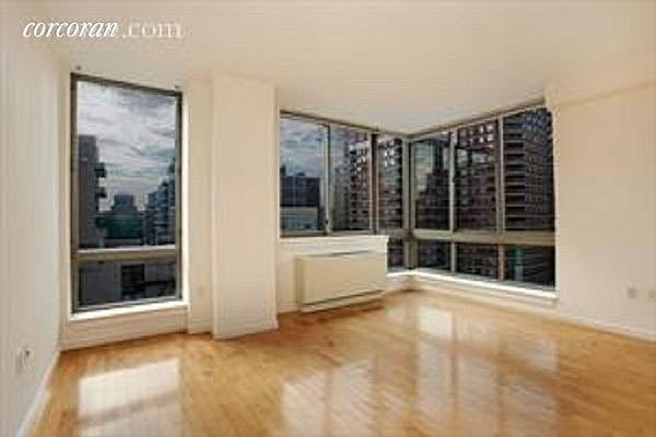 1st image of 250 E 30th St APT 8F