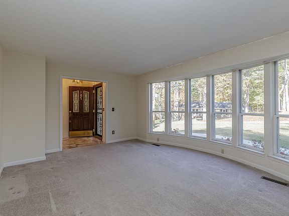 5th image of 107 Dogwood Cir