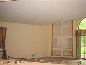 5th image of 119 N Aspen Ct Unit 1