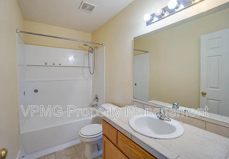 2214 NW 7th St — Photo 27