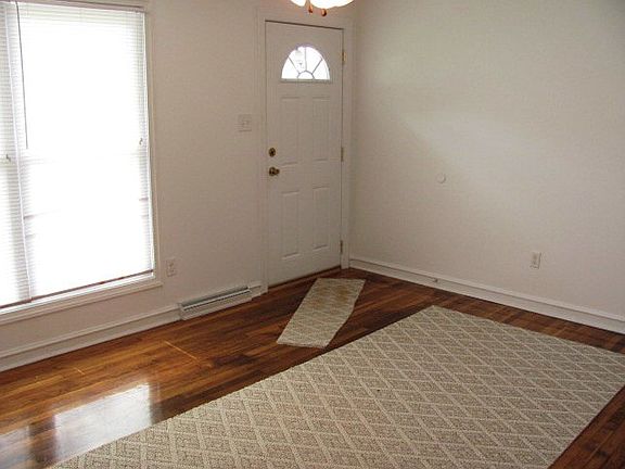 3rd image of 804 Augusta St