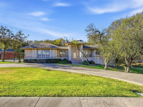 2218 Southern Oaks Dr, Cedar Hill, TX 75104