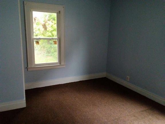4th image of 131 Hope Ave
