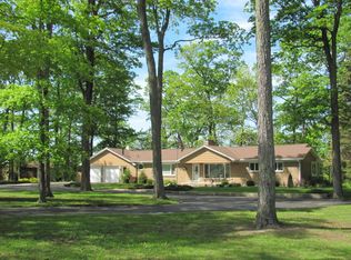 1156 Ridge Rd, Mackinaw City, MI 49701