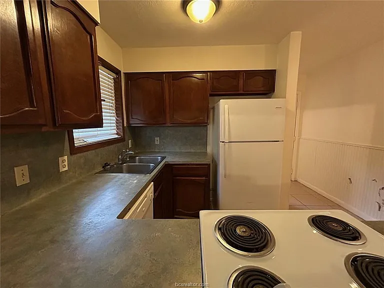 1913 Pine Tree Dr #A — Photo 5
