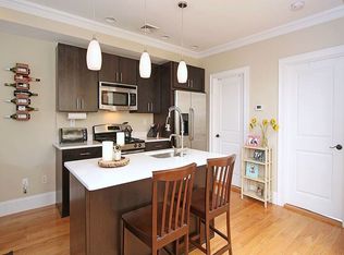 176 Chestnut Ave #3, Jamaica Plain, MA 02130