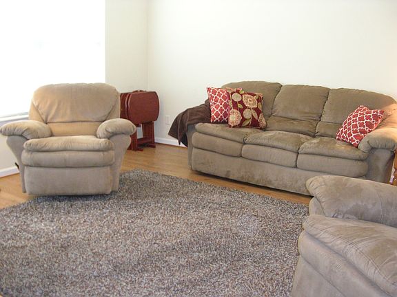4th image of 146 Holli Ln