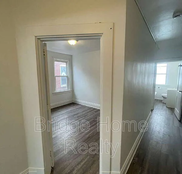 136 S Spring Ave — Photo 25