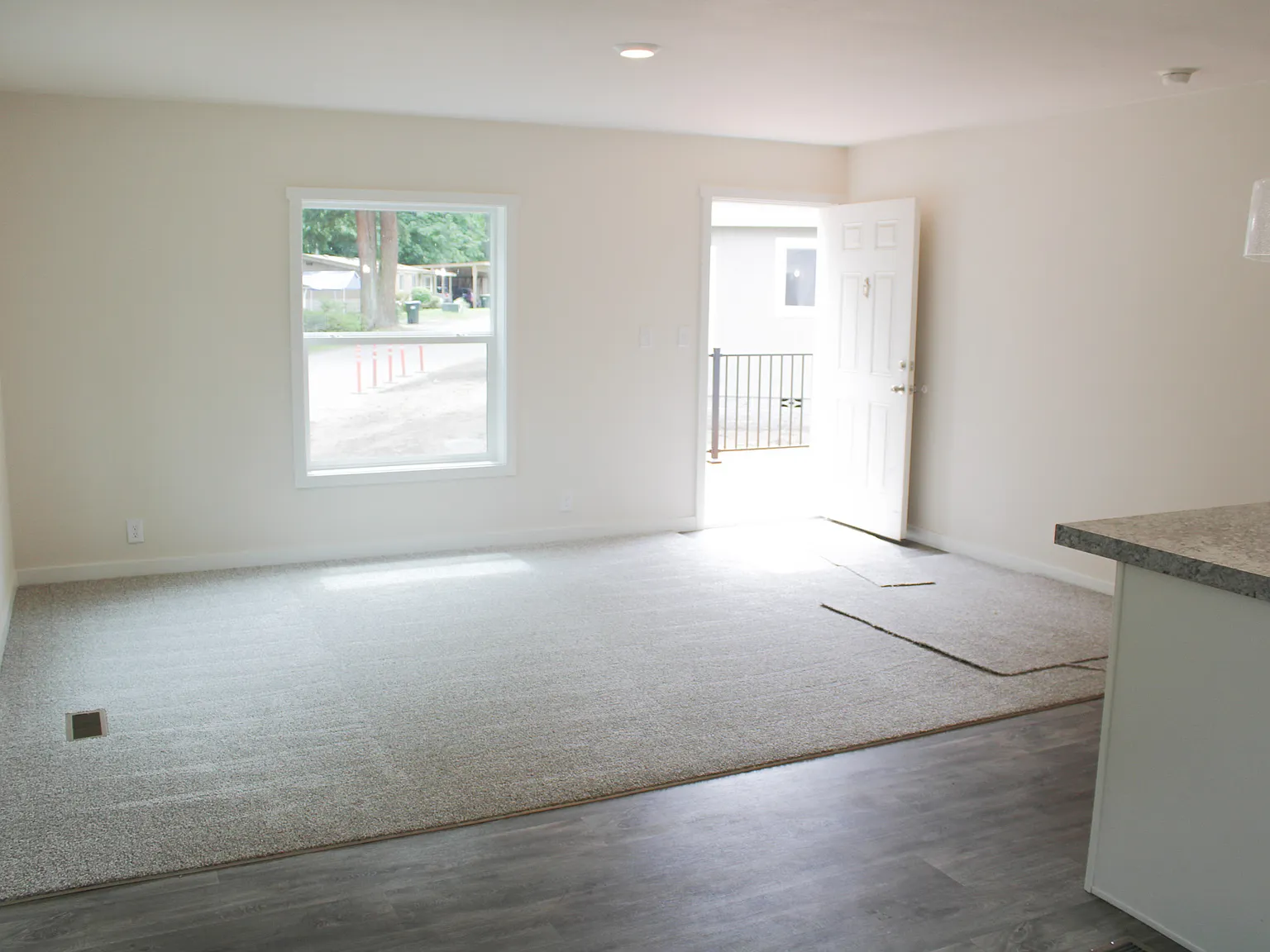3 bed, 1119 sqft, $2,395 — Photo 4