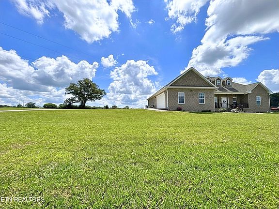 3rd image of 2015 Foster Cir