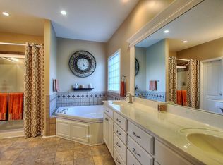 604 NW Timber Ridge Trl, Lees Summit, MO 64081