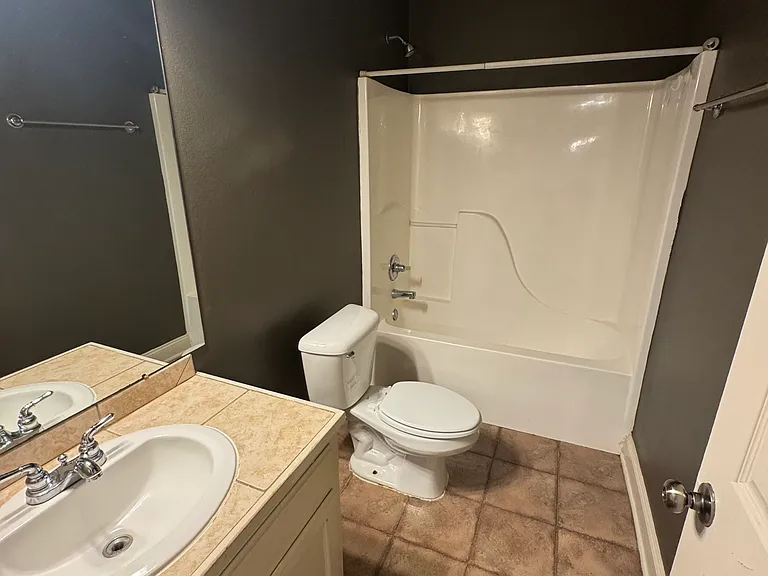 1820 Jade Ave — Photo 10