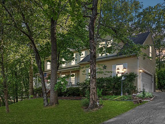 5th image of 11900 Oakhurst Dr