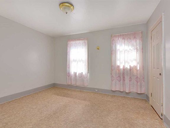 3rd image of 4270 Hampton St
