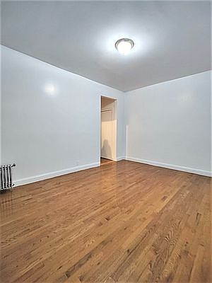 3rd image of 2409 Creston Ave APT 23