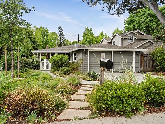 2nd image of 228 Oakhurst Pl