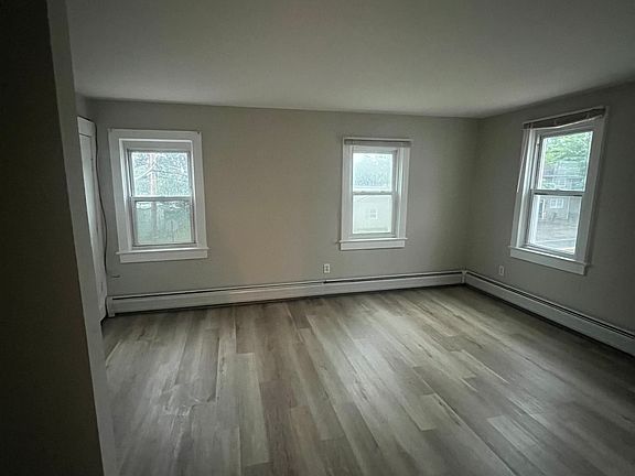5th image of 48 Port Monmouth Rd #1