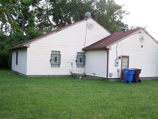 2nd image of 719 Leonard Ave