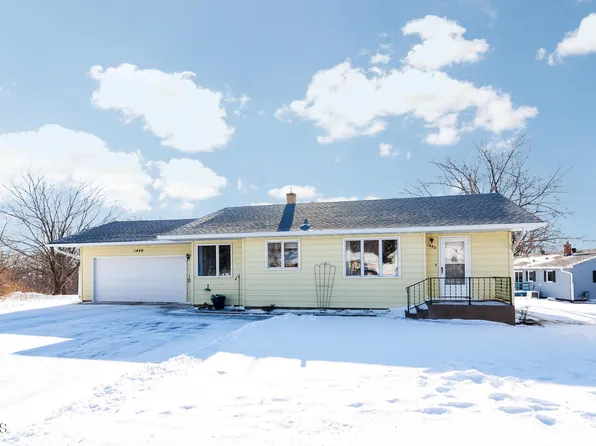 1440 Central Ave N, Valley City, ND 58072